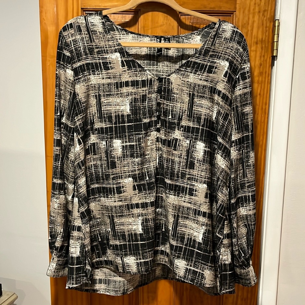 Women’s blouse long sleeved shirt by Valette size medium